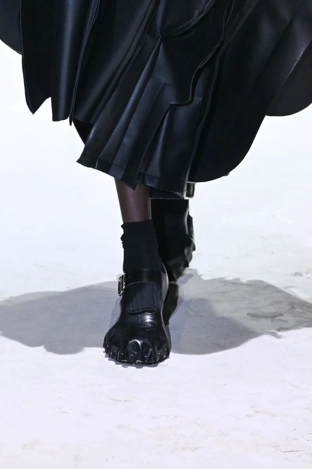 コムデギャルソン 2024年秋冬 LOOK 5 / VIEW 2