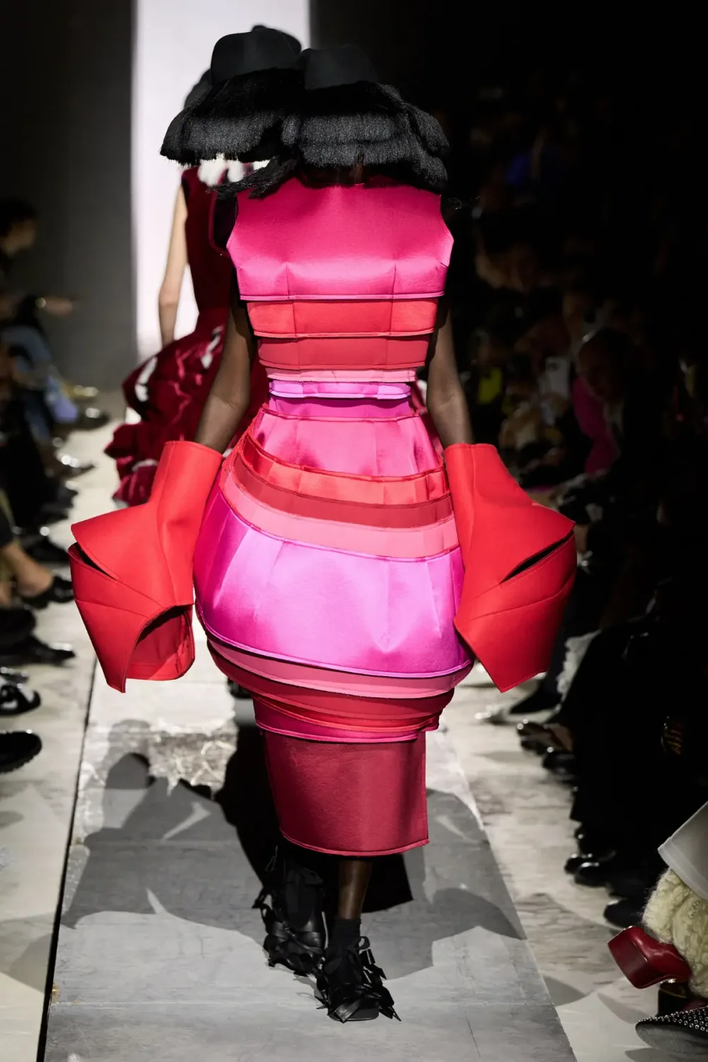 コムデギャルソン 2025年秋冬 LOOK 8