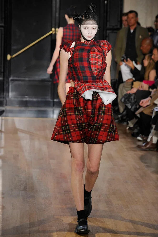 コムデギャルソン 2010秋冬 LOOK 22