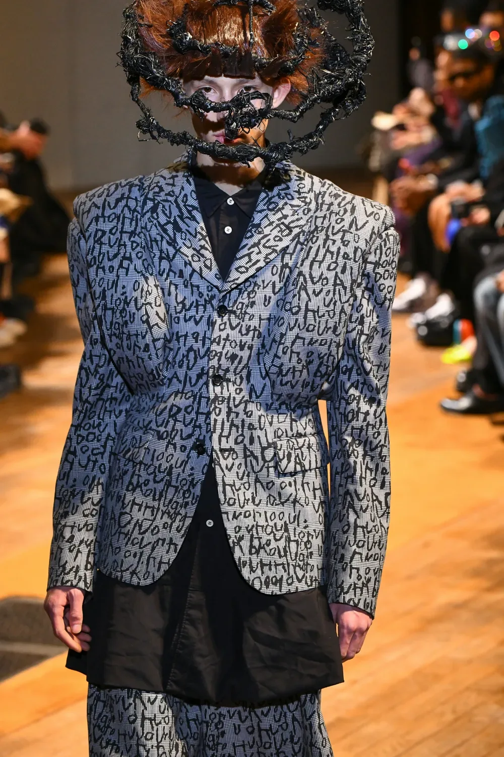 コムデギャルソンオムプリュス 2023年秋冬 LOOK 5 / VIEW 2