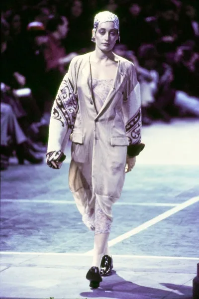 コムデギャルソン 1993秋冬 LOOK 28