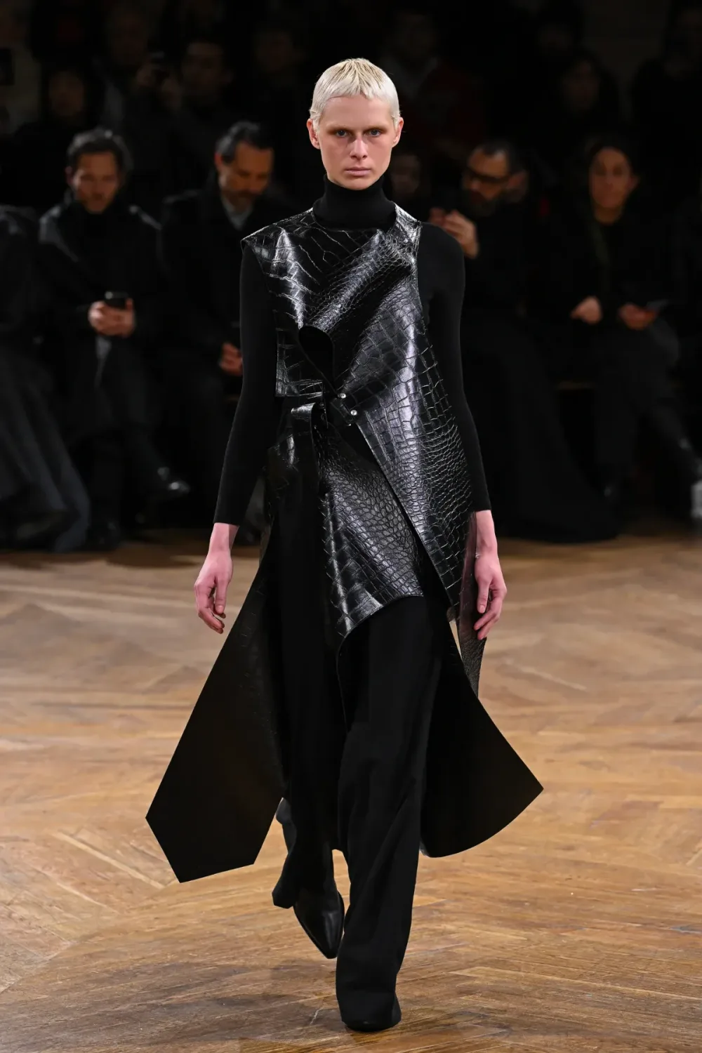 ジュンヤワタナベ 2024年秋冬 LOOK 16