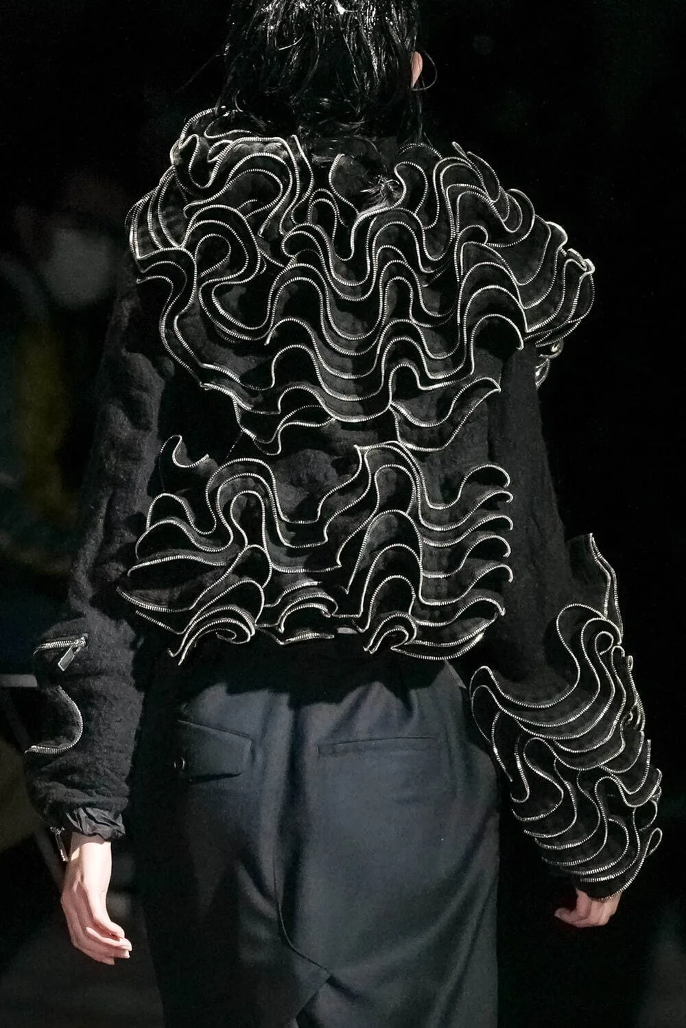 ノワールケイニノミヤ 2021年秋冬 LOOK 16 / VIEW 2