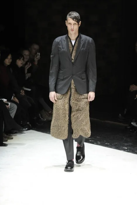 コムデギャルソンオムプリュス 2010秋冬 LOOK 28