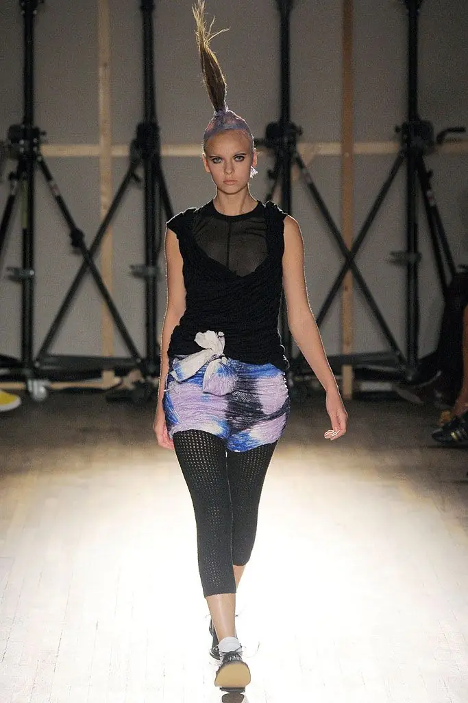 タオ 2010年春夏 LOOK 28
