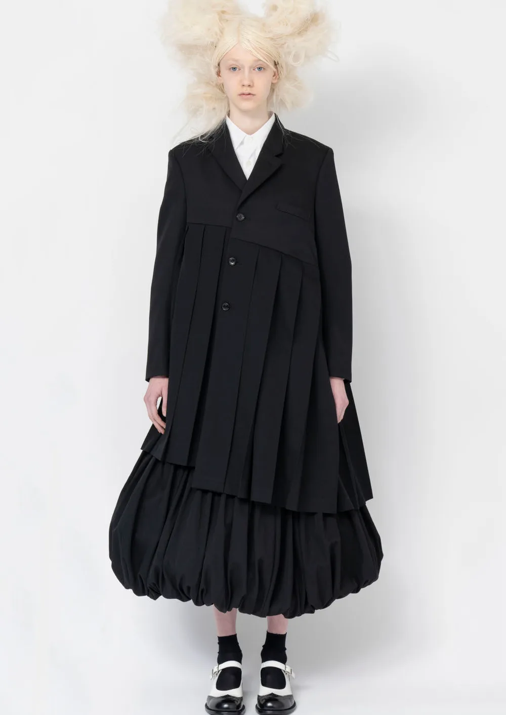 COMME des GARÇONS 2 2022 AWの同シーズン掲載写真。