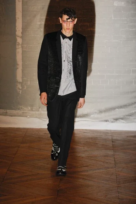 コムデギャルソンオムプリュス 2009秋冬 LOOK 33