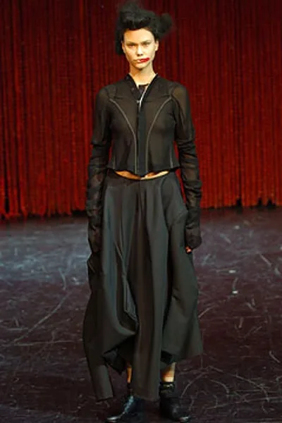 コムデギャルソン 2004秋冬 LOOK 27