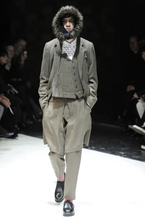 コムデギャルソンオムプリュス 2010秋冬 LOOK 10