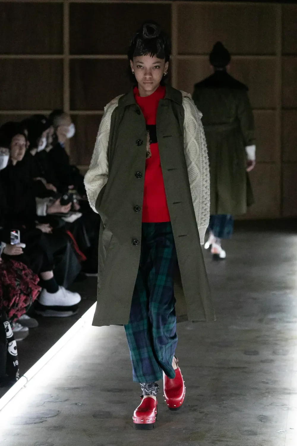 タオ 2023年秋冬 LOOK 23