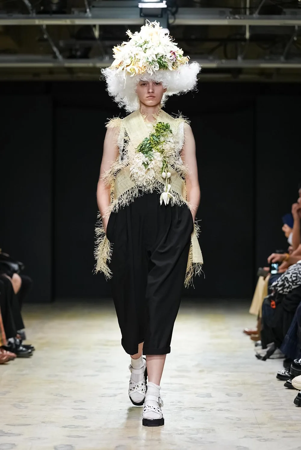 タオ 2027年春夏 LOOK 36