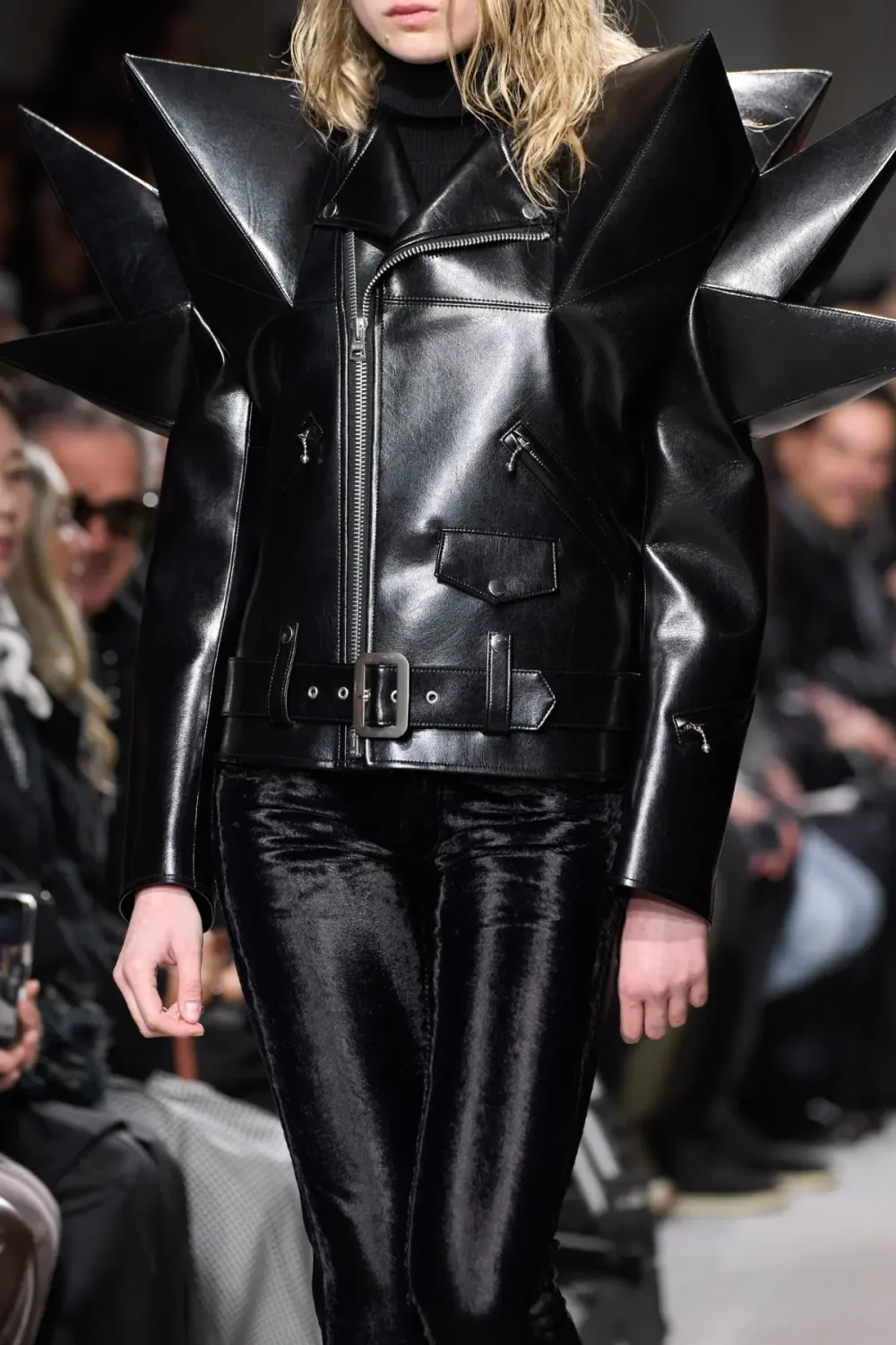 ジュンヤワタナベ 2025年秋冬 LOOK 5 / VIEW 3