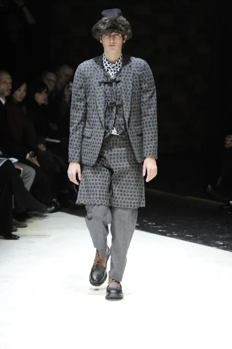 コムデギャルソンオムプリュス 2010秋冬 LOOK 32