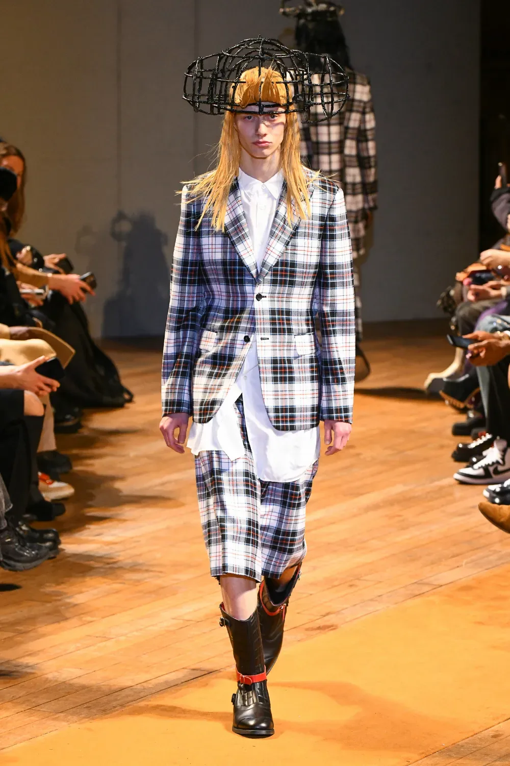 コムデギャルソンオムプリュス 2023年秋冬 LOOK 20