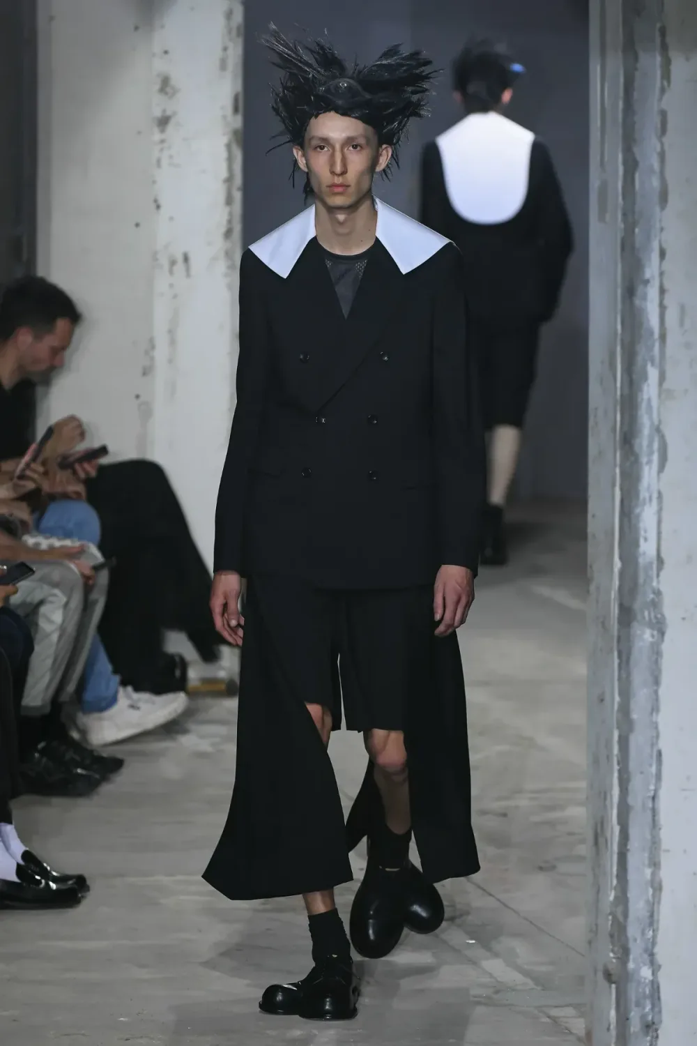 コムデギャルソンオムプリュス 2024年春夏 LOOK 3