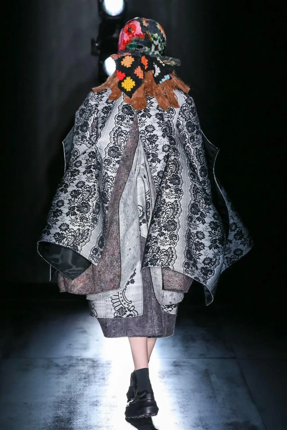 コムデギャルソン 2022年秋冬 LOOK 12 / VIEW 3