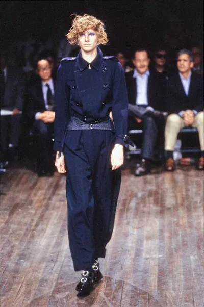 コムデギャルソン 2001秋冬 LOOK 42