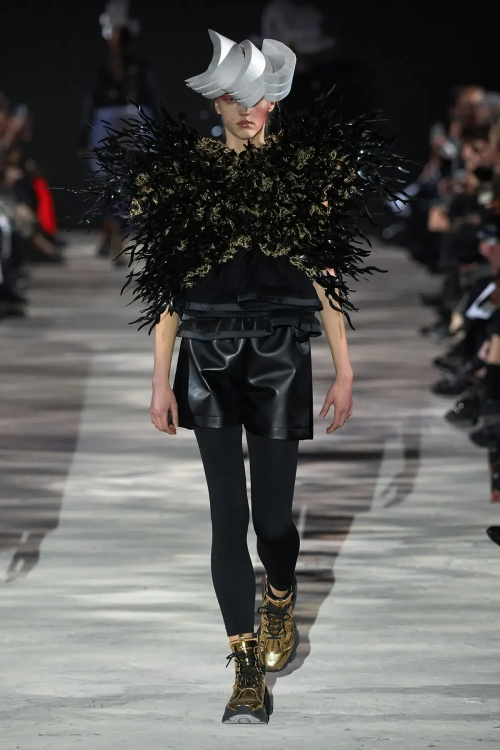 ノワールケイニノミヤ 2025年秋冬 LOOK 7
