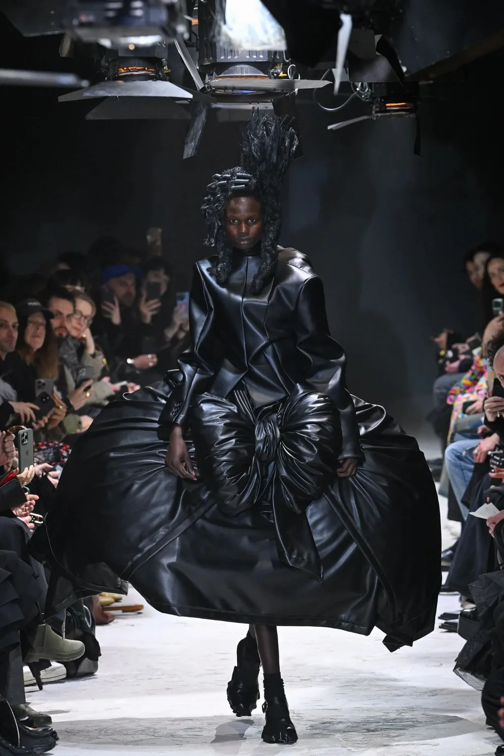 コムデギャルソン 2024年秋冬 LOOK 18