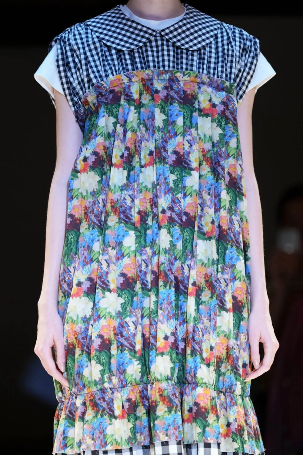 タオ 2025年春夏 LOOK 17 / VIEW 2