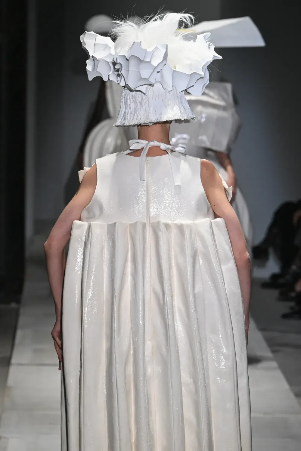 コムデギャルソン 2025年春夏 LOOK 2 / VIEW 4