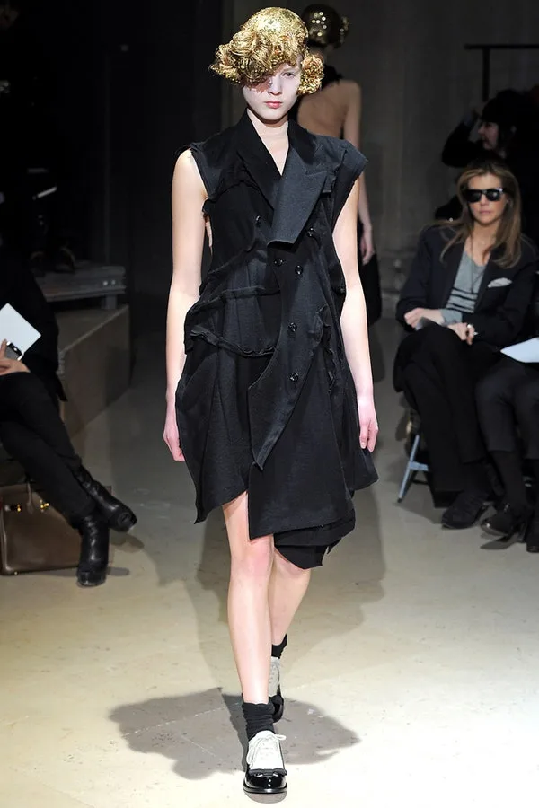 コムデギャルソン 2011秋冬 LOOK 32