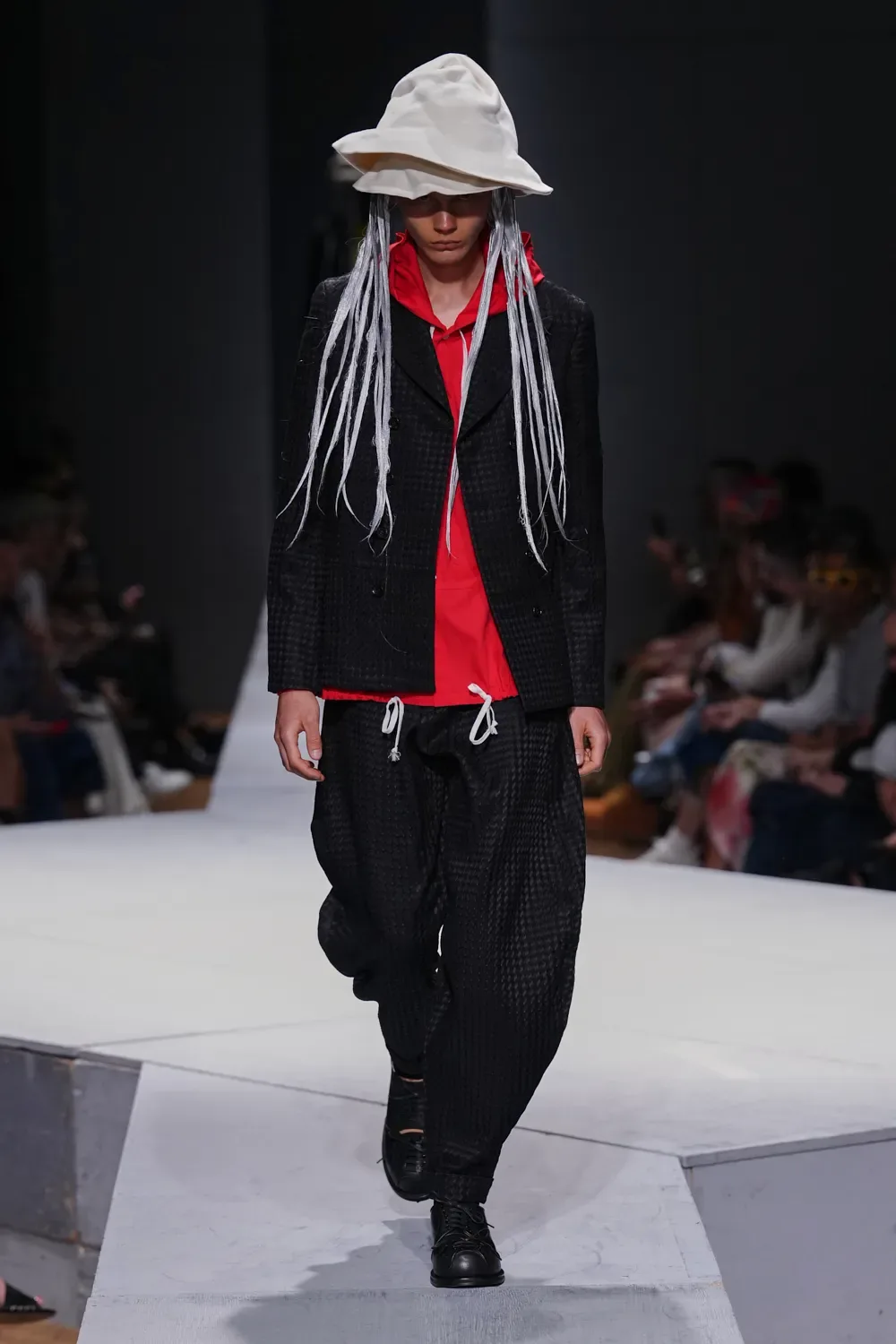 コムデギャルソンオムプリュス 2027年春夏 LOOK 26
