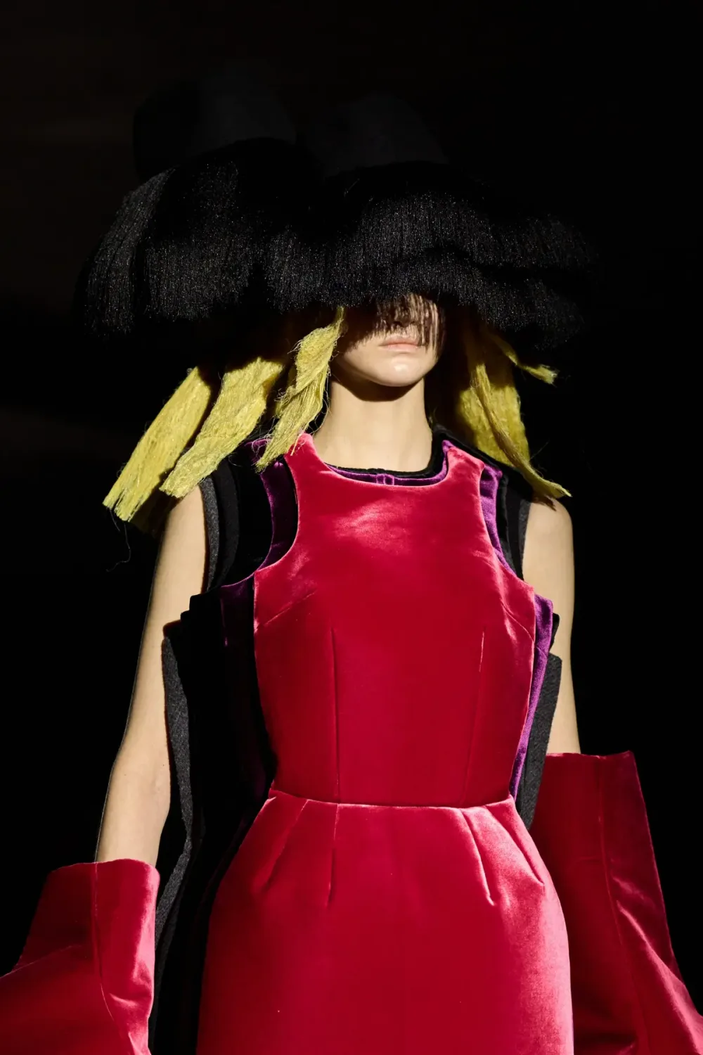 コムデギャルソン 2025年秋冬 LOOK 6 / VIEW 2