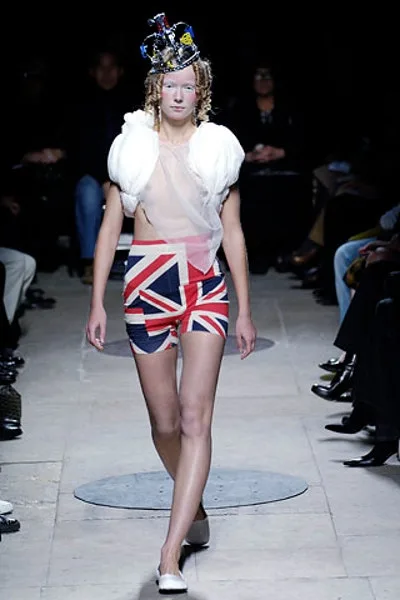COMME des GARÇONS 2006 SSの同シーズン掲載写真。