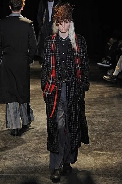 コムデギャルソンオムプリュス 2011秋冬 LOOK 30