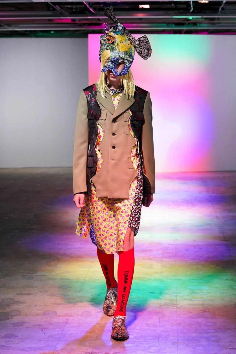 COMME des GARÇONS HOMME PLUS 2022年春夏コレクション LOOK 1