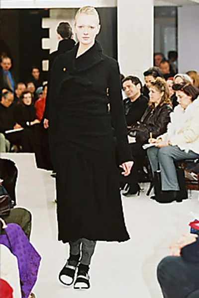コムデギャルソン 2002秋冬 LOOK 5