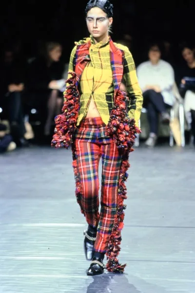 コムデギャルソン 2000秋冬 LOOK 6