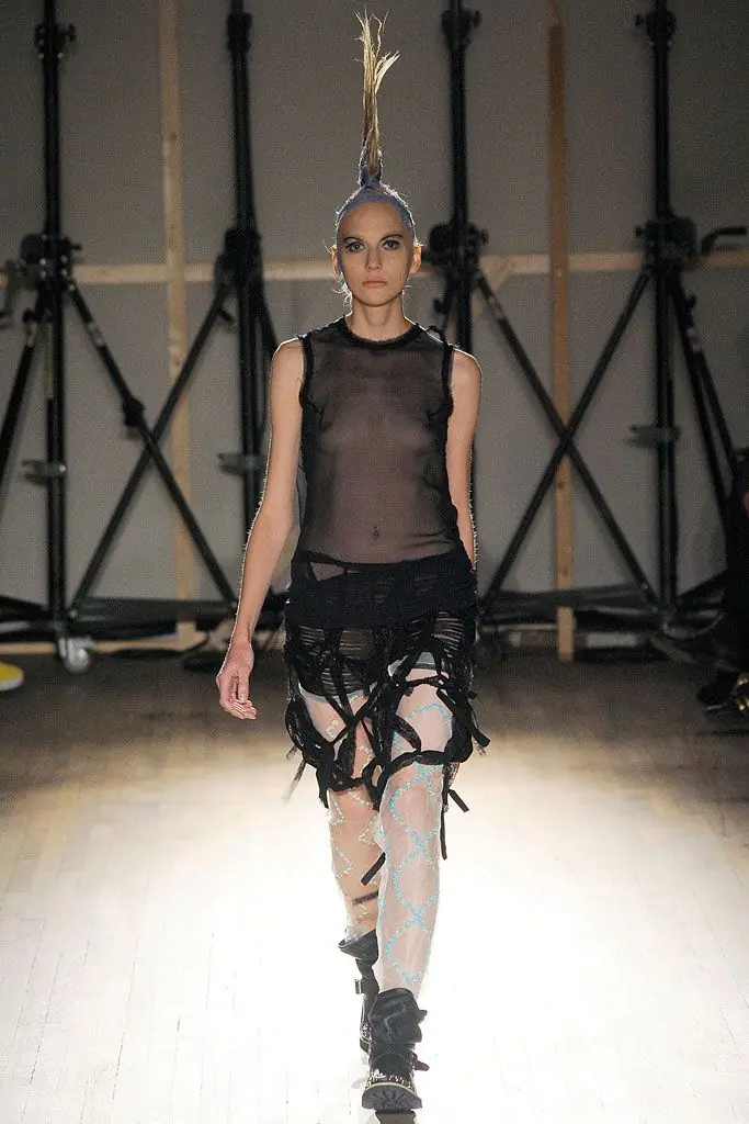 タオ 2010年春夏 LOOK 10