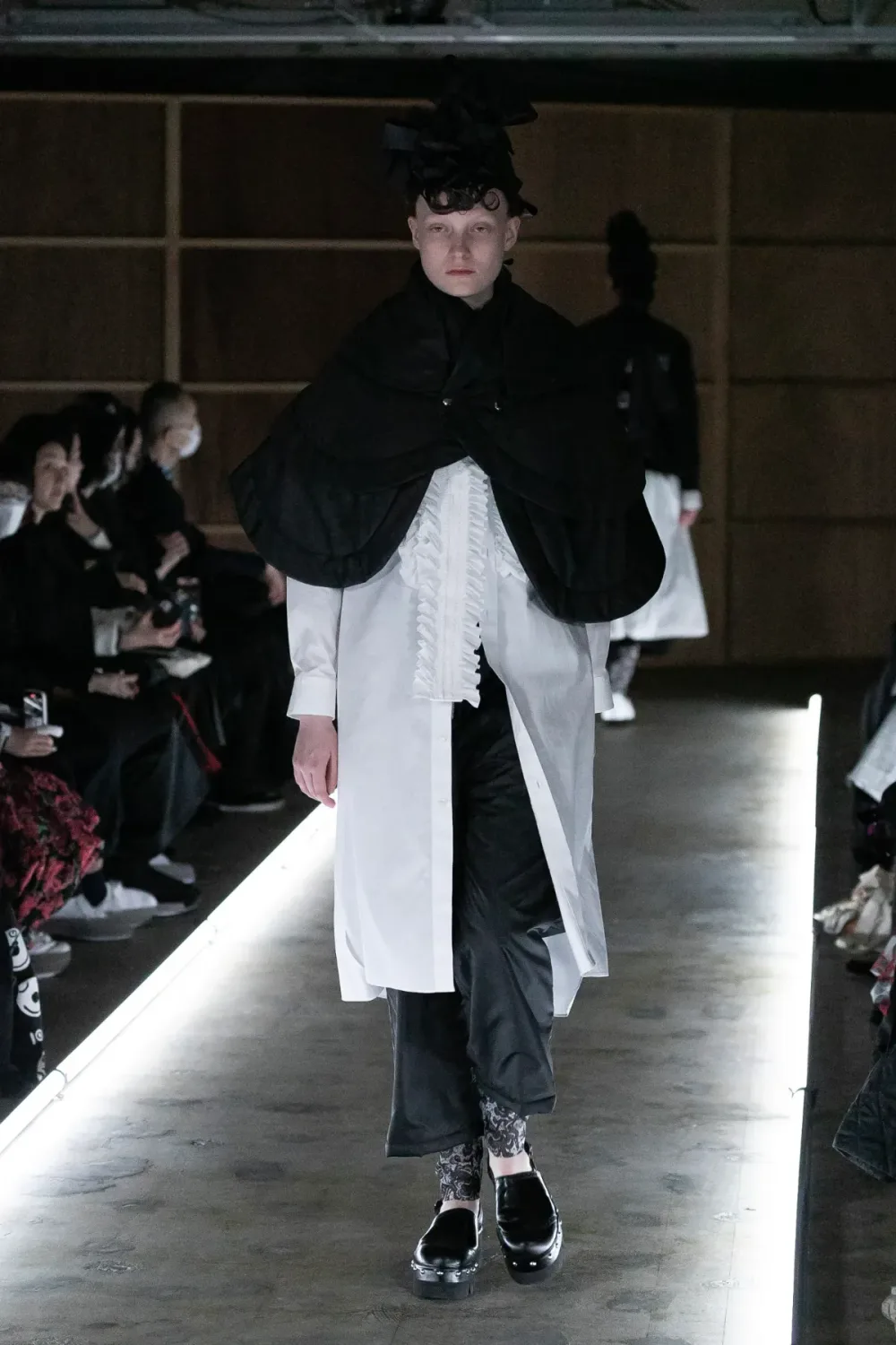 タオ 2023年秋冬 LOOK 33