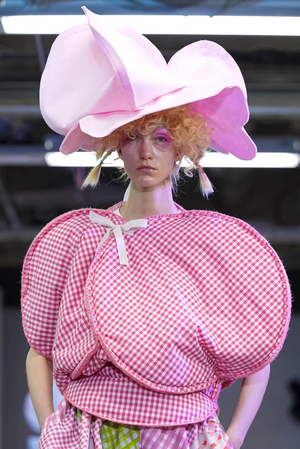 タオ 2026年秋冬 LOOK 1 / VIEW 2