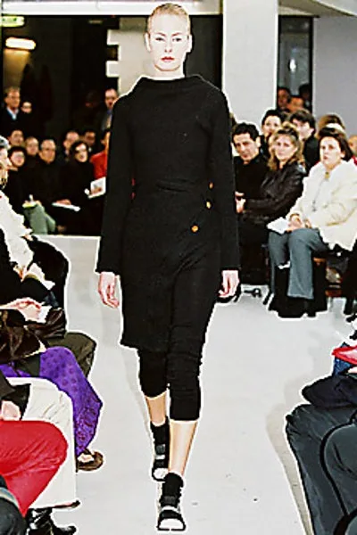 コムデギャルソン 2002秋冬 LOOK 30