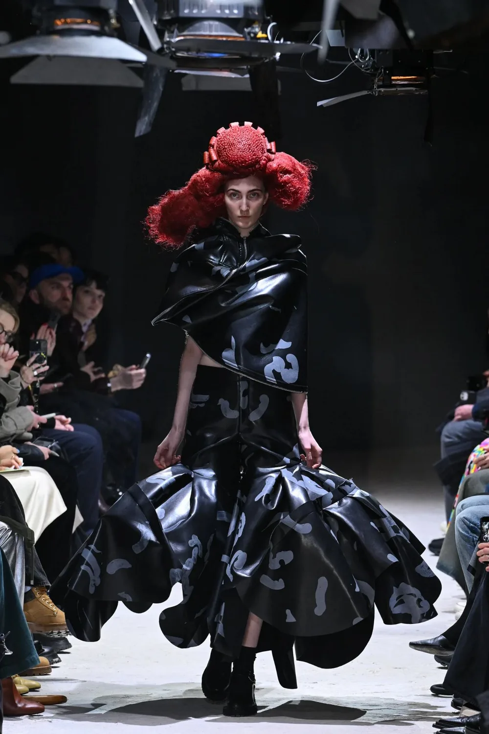 コムデギャルソン 2024年秋冬 LOOK 3