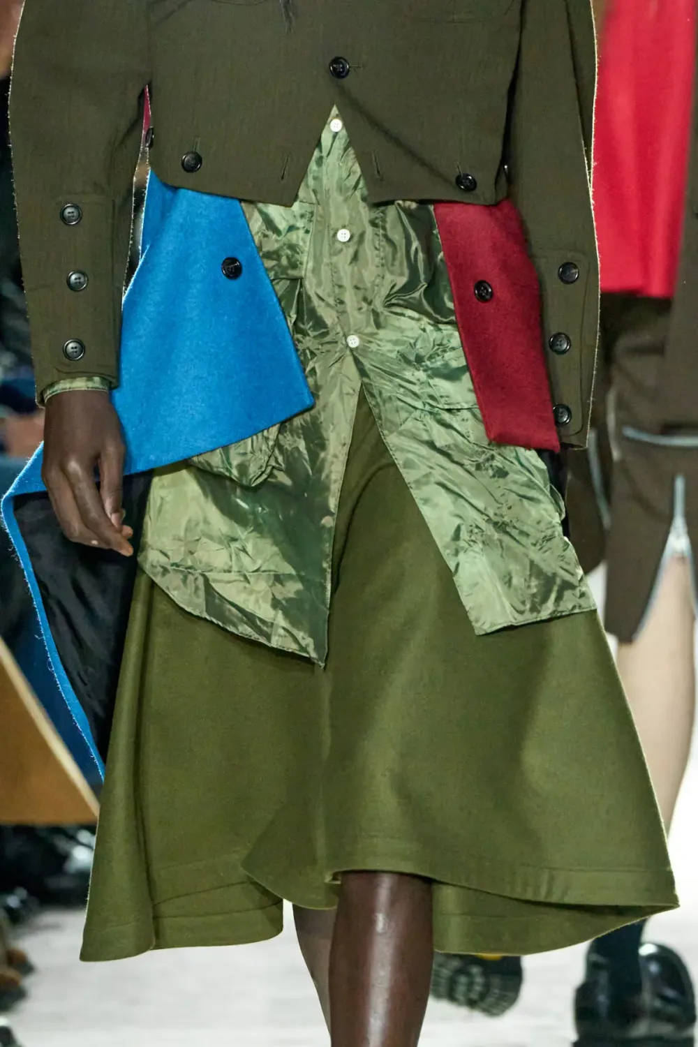 コムデギャルソンオムプリュス 2025年秋冬 LOOK 33 / VIEW 3