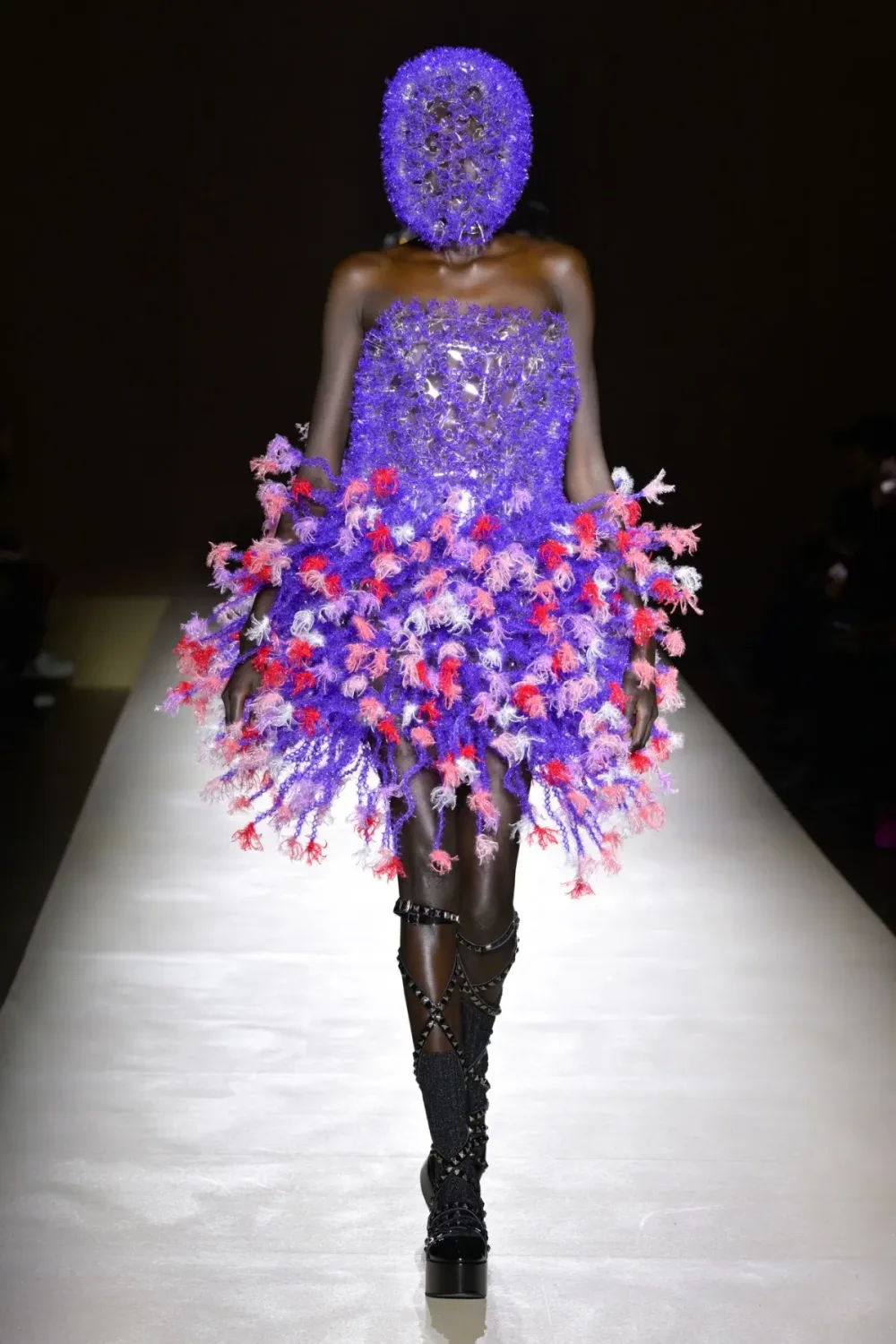 ノワールケイニノミヤ 2023年秋冬 LOOK 3