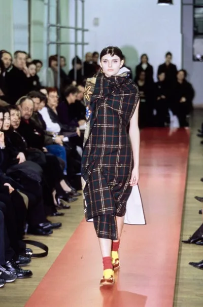 コムデギャルソン 1999秋冬 LOOK 2