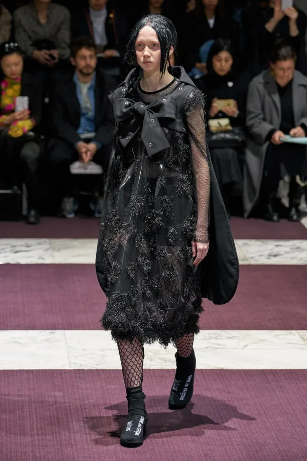 コムデギャルソン 2019秋冬 LOOK 2