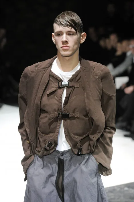 コムデギャルソンオムプリュス 2010秋冬 LOOK 14 / VIEW 2