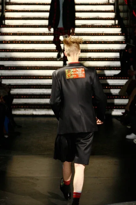 コムデギャルソンオムプリュス 2008秋冬 LOOK 1 / VIEW 3