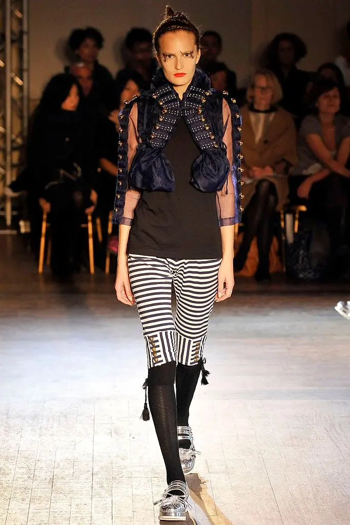 タオ 2009年春夏 LOOK 4