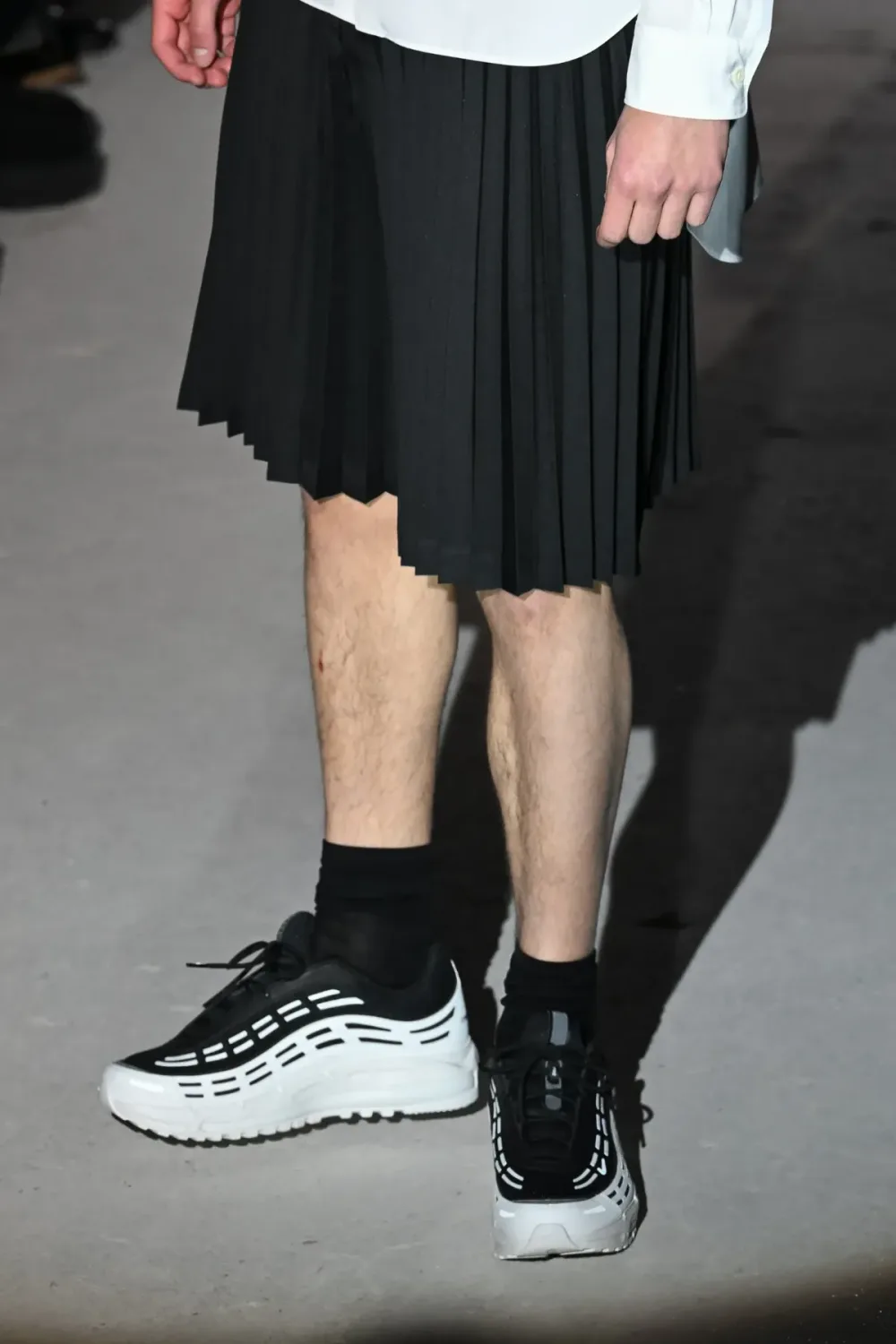 コムデギャルソンオムプリュス 2024年秋冬 LOOK 16 / VIEW 2