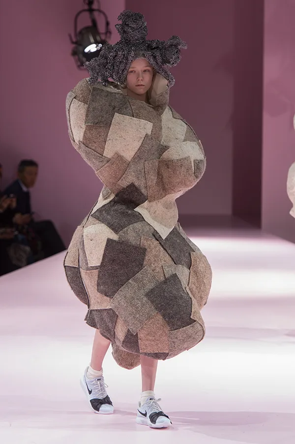 コムデギャルソン 2017秋冬 LOOK 15