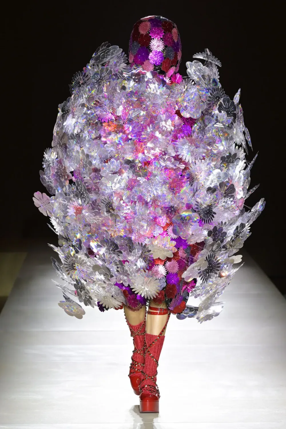 noir kei ninomiya 2023 AWの同シーズン掲載写真。