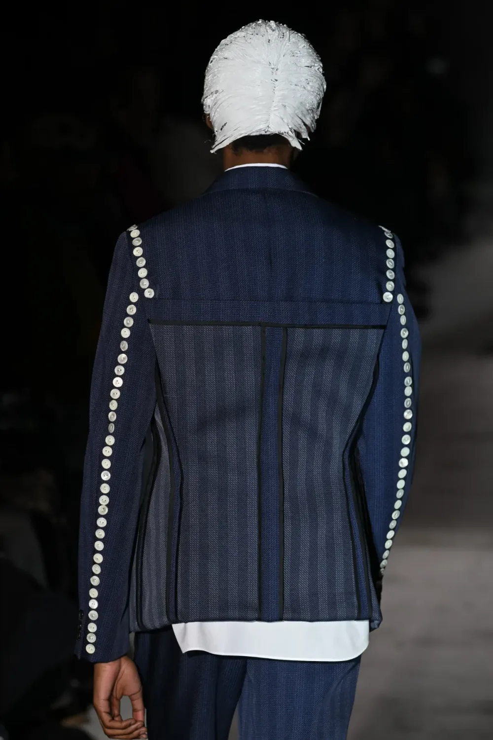 コムデギャルソンオムプリュス 2024年秋冬 LOOK 25 / VIEW 2