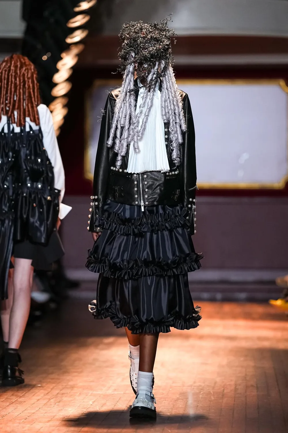 ノワールケイニノミヤ 2027年春夏 LOOK 16